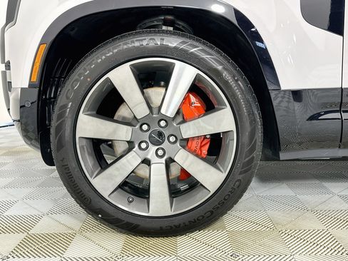 New 2026 Land Rover Defender 110 X AWD/4WD image 9