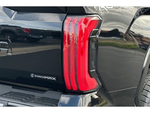 New 2025 Toyota Tundra Limited image 31