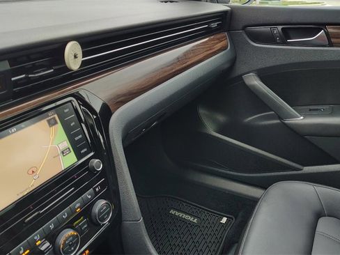 Used 2020 Volkswagen Passat 2.0T SEL image 25