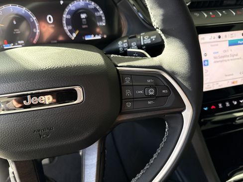 New 2026 Jeep Grand Cherokee Altitude RWD image 21