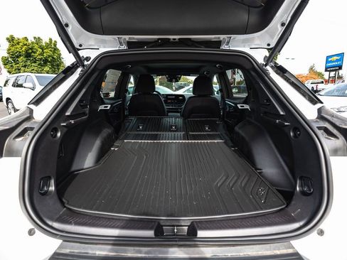 New 2026 Chevrolet Equinox EV LT w/ LPO, Blackout Package image 17