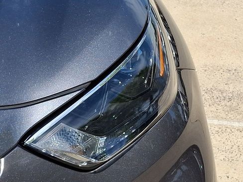 Used 2023 Toyota Highlander XLE image 9