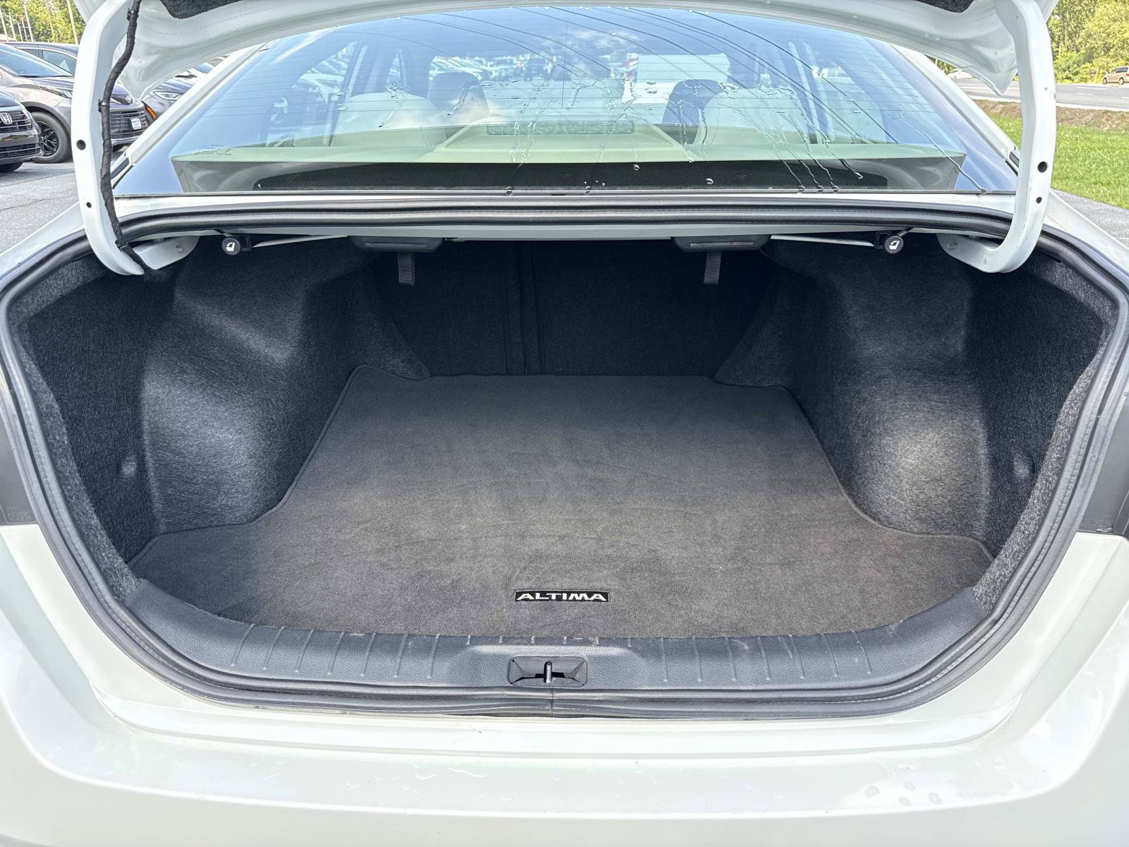 Used 2025 Nissan Altima 2.5 SV FWD image 27