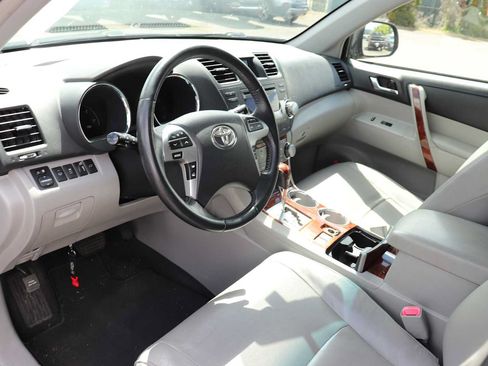 Used 2012 Toyota Highlander Limited AWD/4WD image 10