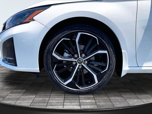 New 2026 Nissan Altima 2.5 SR FWD image 12