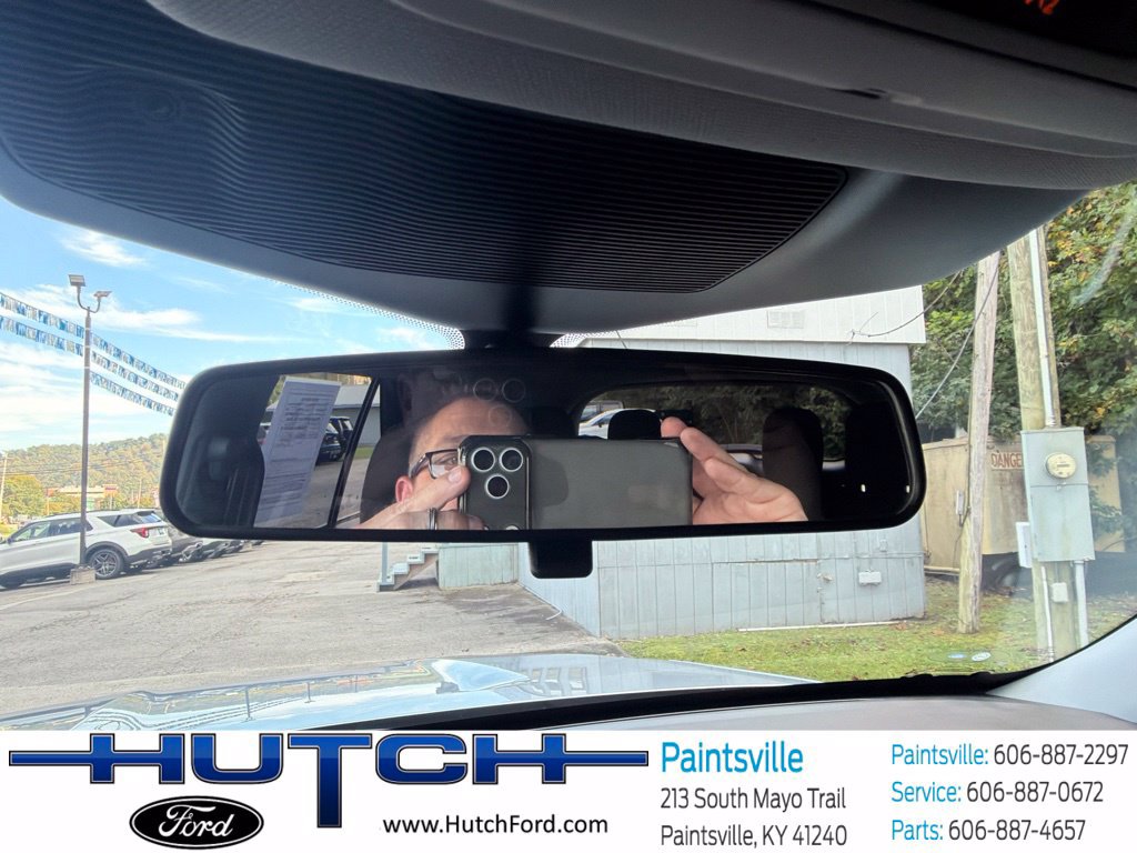 Used 2023 Ford Explorer XLT AWD/4WD image 37