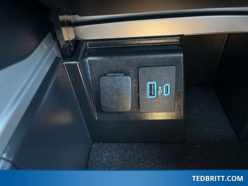 Certified 2022 Ford Explorer Limited w/ Equipment Group 301A image 36