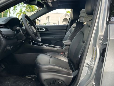 New 2025 Jeep Compass Limited w/ Sun & Sound Group image 16