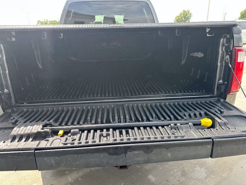 Used 2016 Ford F250 XLT w/ Camper Package AWD/4WD image 10