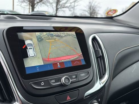 Used 2018 Chevrolet Equinox Premier image 22