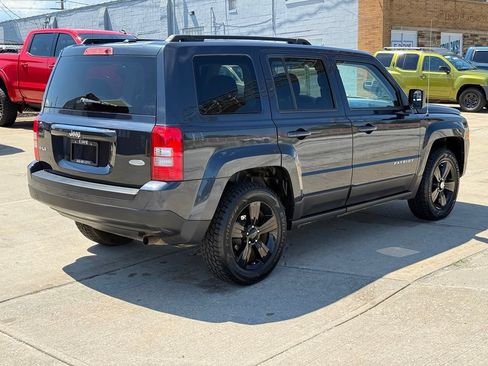 Used 2016 Jeep Patriot Latitude w/ Sun/Sound Group AWD/4WD image 6