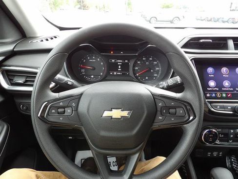 Used 2023 Chevrolet TrailBlazer LT w/ Convenience Package AWD/4WD image 17