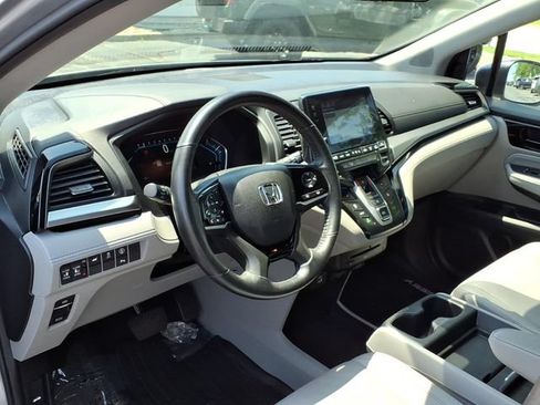 Certified 2021 Honda Odyssey Touring image 5