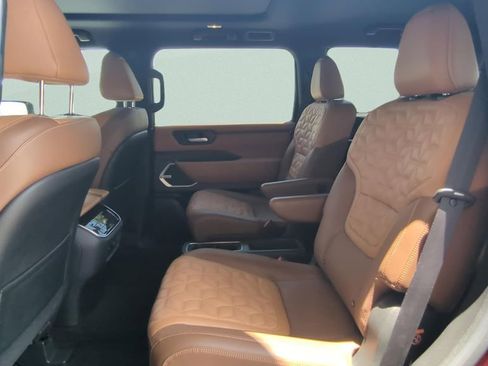 Certified 2025 Nissan Armada Platinum Reserve AWD/4WD image 10
