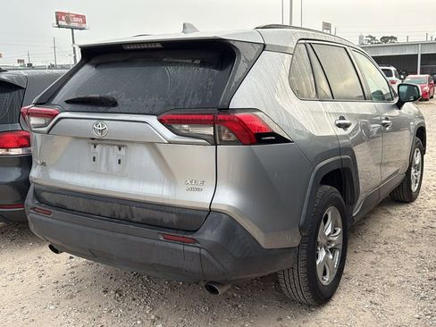 Used 2019 Toyota RAV4 XLE image 6