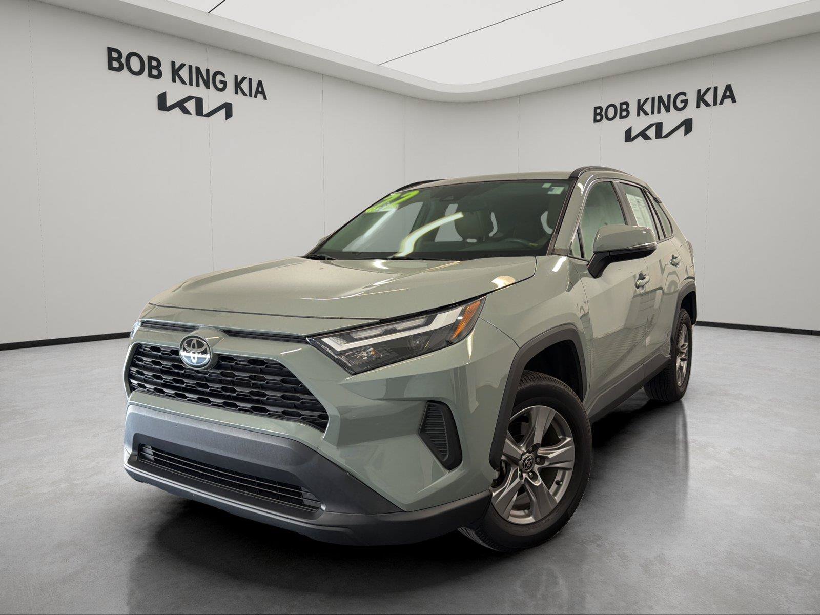 Used 2022 Toyota RAV4 XLE w/ Convenience Package AWD/4WD image 1