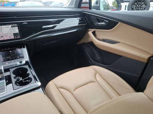 Used 2022 Audi Q7 Premium Plus w/ Premium Plus Package image 16