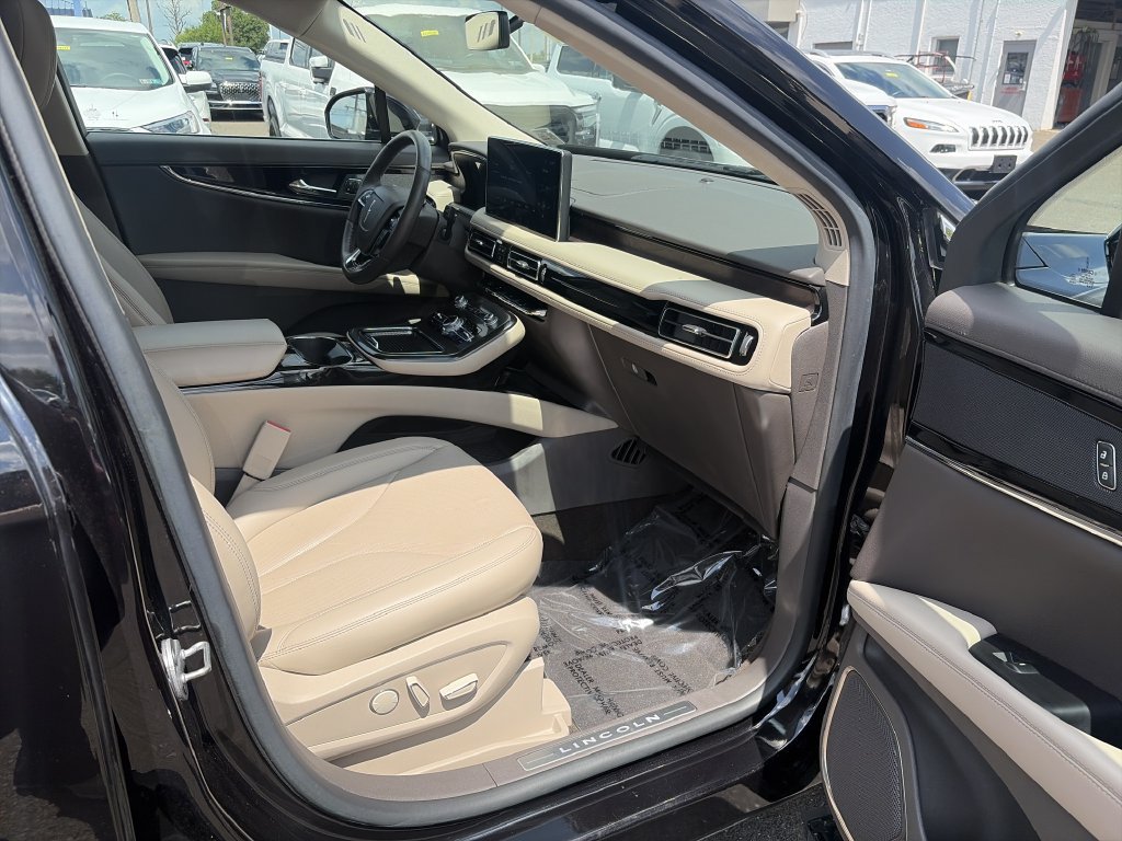Certified 2023 Lincoln Nautilus Reserve AWD/4WD image 25