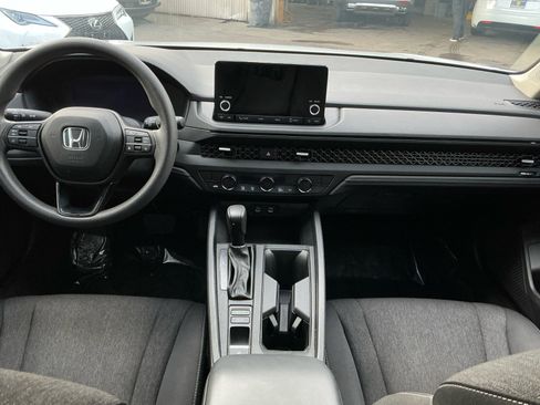 Used 2023 Honda Accord EX image 14