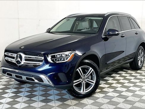 Used 2022 Mercedes-Benz GLC 300 w/ Premium Package Lite image 2