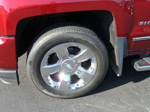 Used 2016 Chevrolet Silverado 1500 LTZ Z71 w/ LTZ Plus Package AWD/4WD image 8
