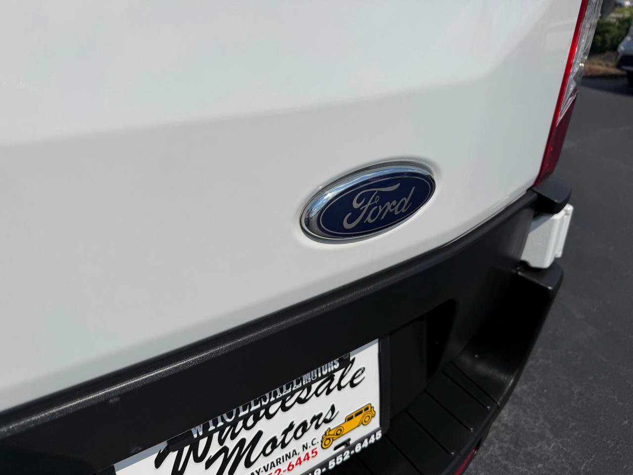 Used 2025 Ford Transit 250 Low Roof w/ Exterior Upgrade Package RWD image 28