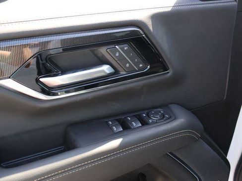 New 2026 GMC Yukon XL Elevation AWD/4WD image 16