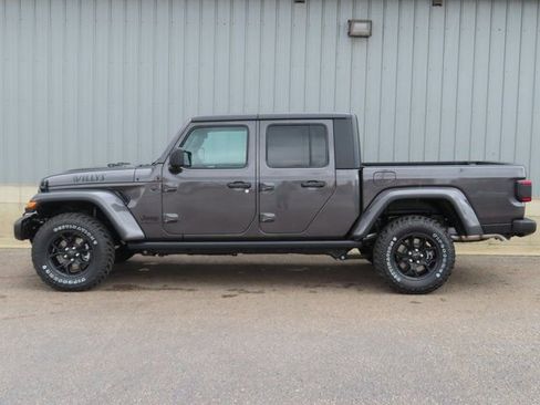 New 2026 Jeep Gladiator Overland AWD/4WD image 8