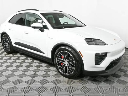 New 2025 Porsche Macan 4S Electric image 33