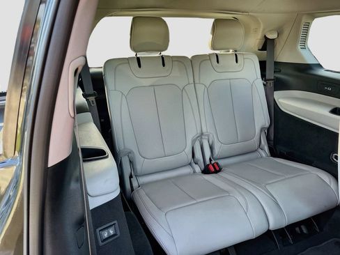 Certified 2022 Jeep Grand Cherokee L Overland AWD/4WD image 29