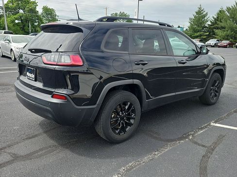 Used 2023 Jeep Cherokee Altitude Lux AWD/4WD image 2