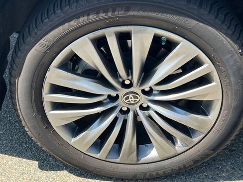 Used 2022 Toyota Highlander Platinum AWD/4WD image 17