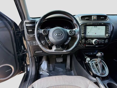 Used 2018 Kia Soul ! w/ Tech Package FWD image 26