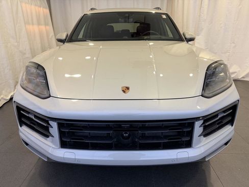 Used 2025 Porsche Cayenne S image 6