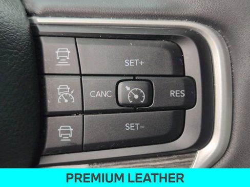 Certified 2022 Jeep Wagoneer Series III AWD/4WD image 18