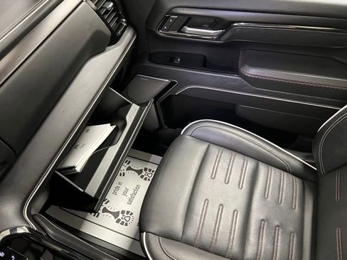 Used 2024 GMC Sierra 2500 AT4X image 41