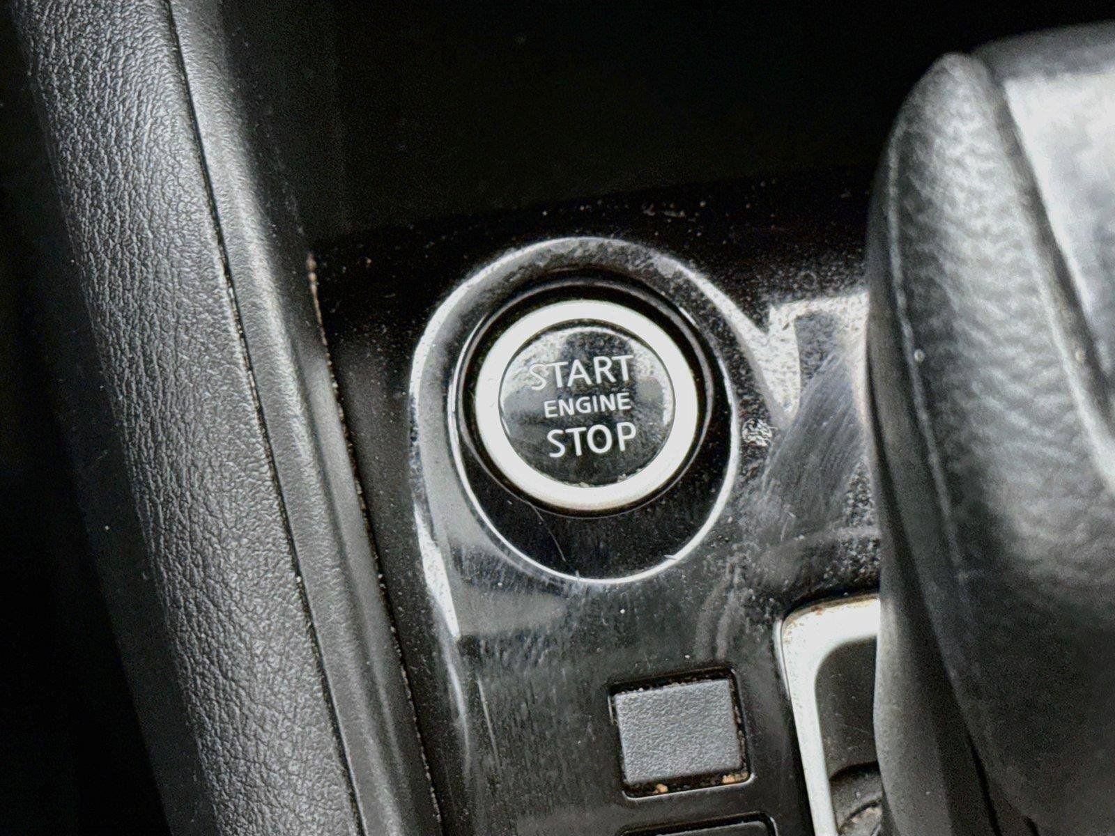 Used 2020 Nissan Versa S FWD image 24