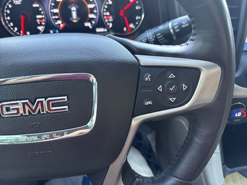 Used 2017 GMC Acadia Denali w/ Technology Package FWD image 27