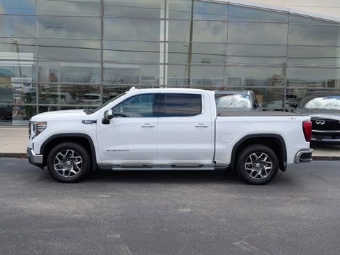 Used 2024 GMC Sierra 1500 SLT w/ SLT Convenience Package image 3