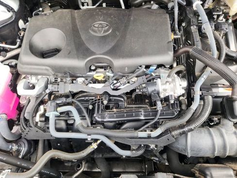 Used 2024 Toyota Highlander XLE image 35