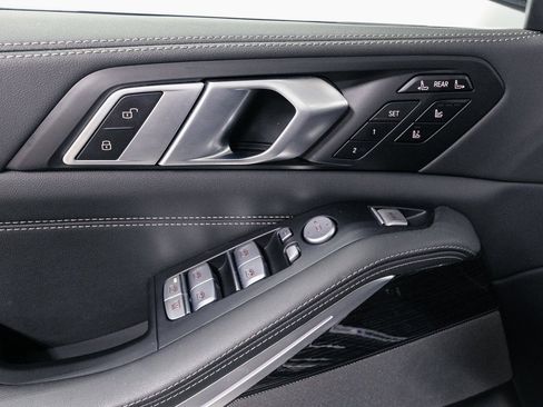 Used 2025 BMW X7 xDrive40i w/ Executive Package image 6