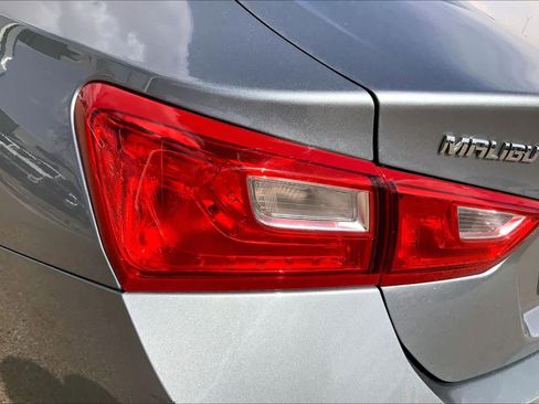 Used 2025 Chevrolet Malibu LS image 32