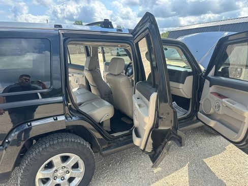 Used 2006 Jeep Commander Limited w/ Trailer Tow Group IV AWD/4WD image 12