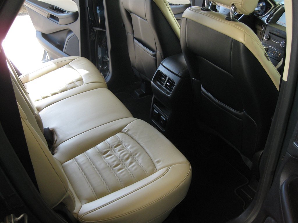 Used 2016 Ford Edge SEL w/ Equipment Group 201A FWD image 32