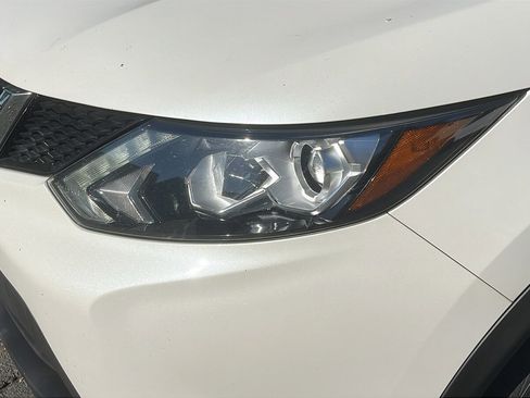 Used 2019 Nissan Rogue Sport SL w/ Premium Package image 8