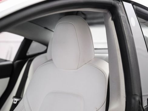 Used 2018 Tesla Model 3 Long Range image 32