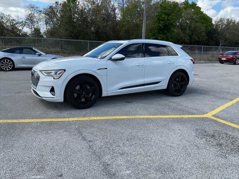 Used 2019 Audi e-tron Premium Plus image 6
