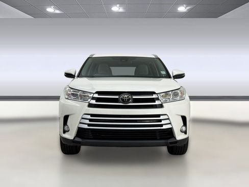 Used 2017 Toyota Highlander XLE FWD image 6