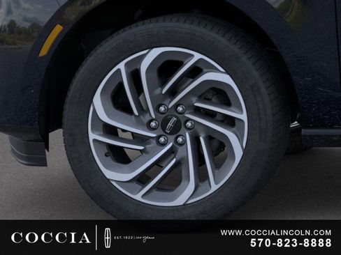 New 2025 Lincoln Navigator Reserve image 19