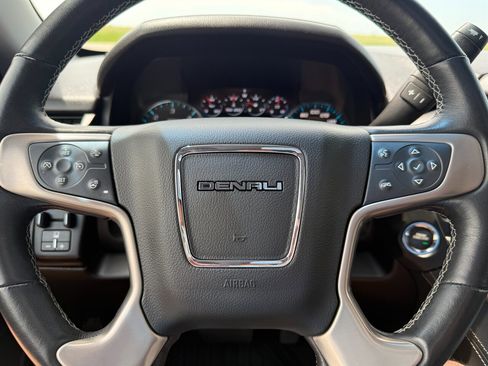 Used 2020 GMC Yukon Denali w/ Denali Ultimate Package AWD/4WD image 24